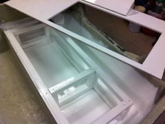 Insidan av stuvutrymmena målad